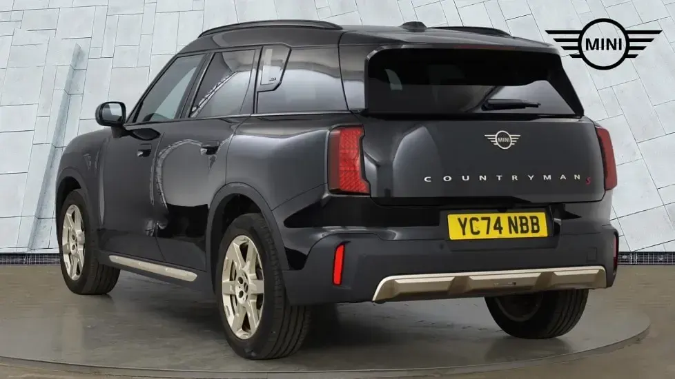 Used Mini Countryman Exclusive 218 HP (160 kW) 2024 Black SUV