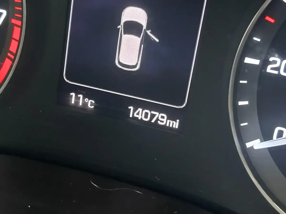 Używany Hyundai i20 Premium 84 KM (61 kW) 2016 Czerwony Hatchback
