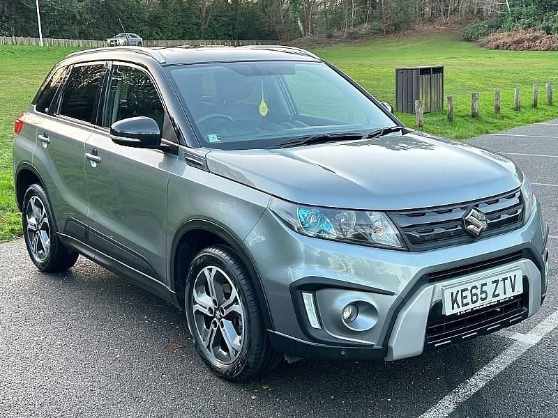 Grey/black Used 2015 Suzuki Vitara SZ5 Hatchback | £8,500 (Fair price) - Image 1/4