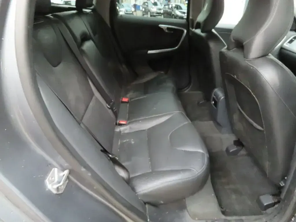 Used Volvo XC60 SE 190 HP (139 kW) 2016 Grey SUV