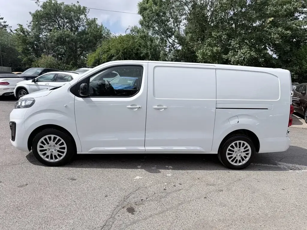 Used Vauxhall Vivaro 2023 White MPV