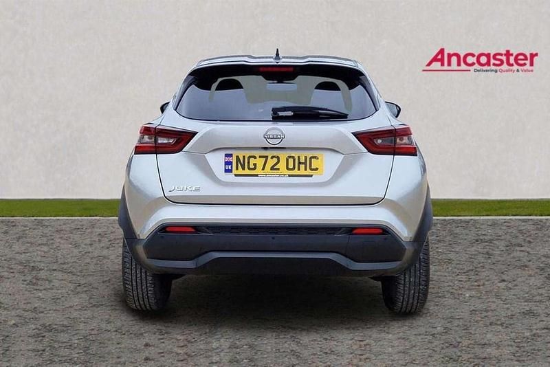 Used Nissan Juke N-Connecta 112 HP (82 kW) 2023 Silver SUV