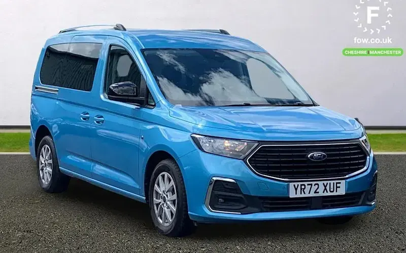 Usado Ford Tourneo Titanium 122 HP (89 kW) 2026 Carrinha
