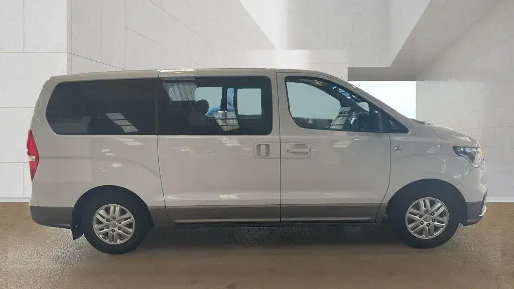 Used Hyundai I800 SE 2019 White MPV