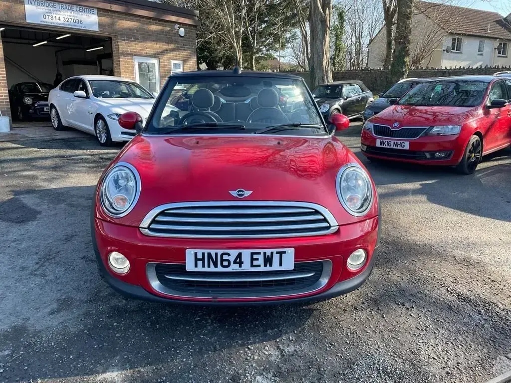 Używany Mini Cooper Cabriolet 122 KM (89 kW) 2014 Czerwony Kabriolet