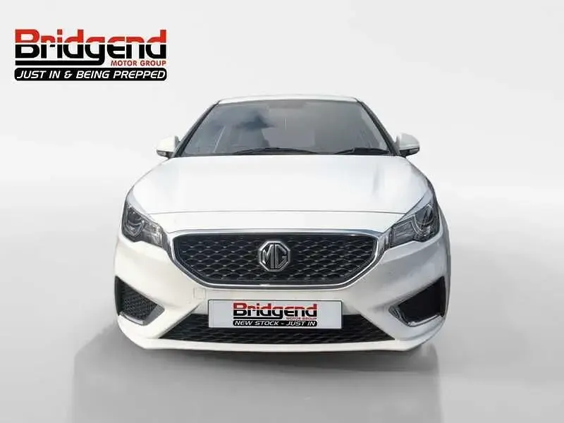 Used MG MG3 Exclusive 106 HP (77 kW) 2023 White Hatchback