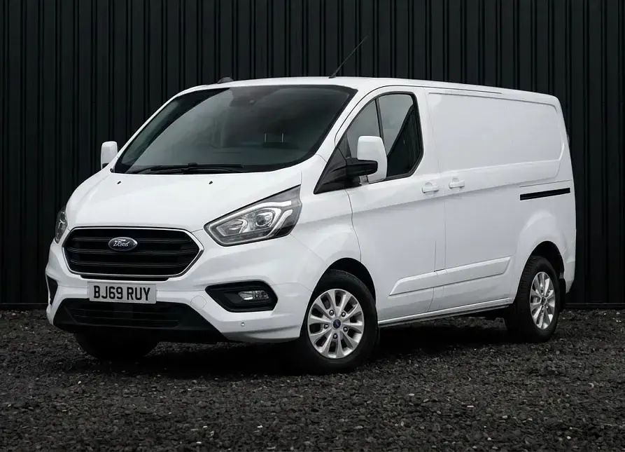 Used Ford Transit Custom Limited 130 HP (95 kW) 2019 White Van
