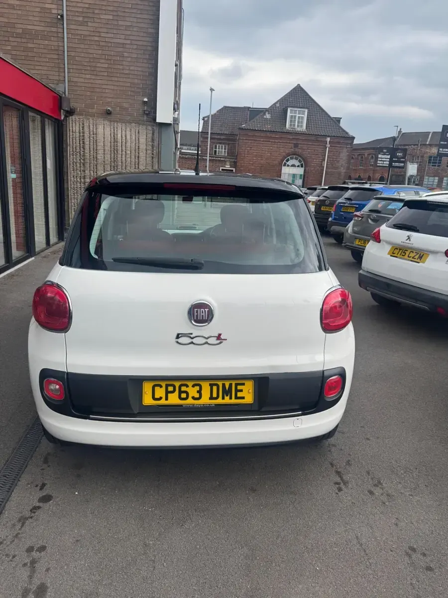 Used Fiat 500L Pop Star 85 HP (62 kW) 2014 White/black MPV