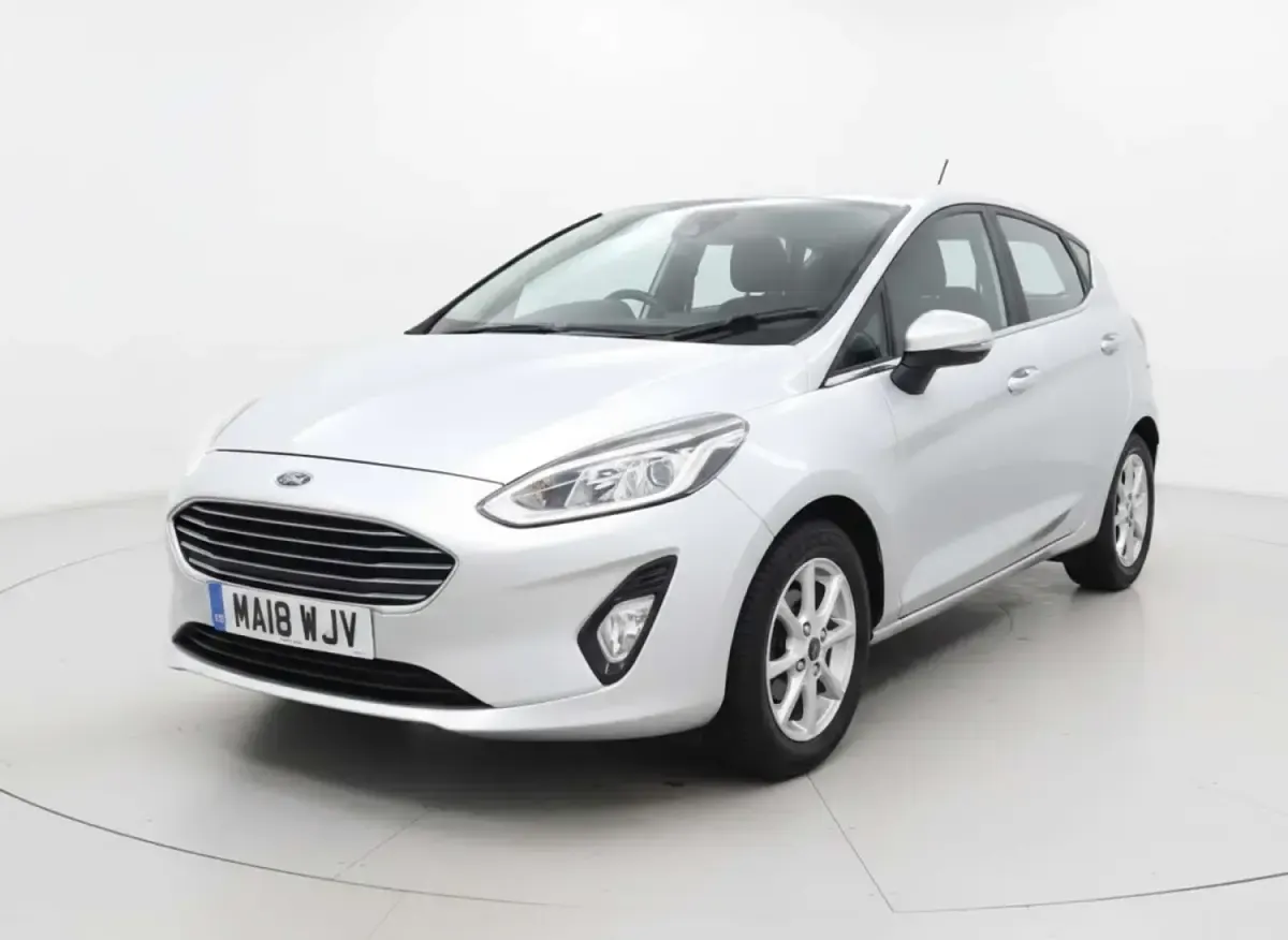 Second-hand Ford Fiesta Zetec 70 CP (51 kW) 2018 Argintiu Hatchback