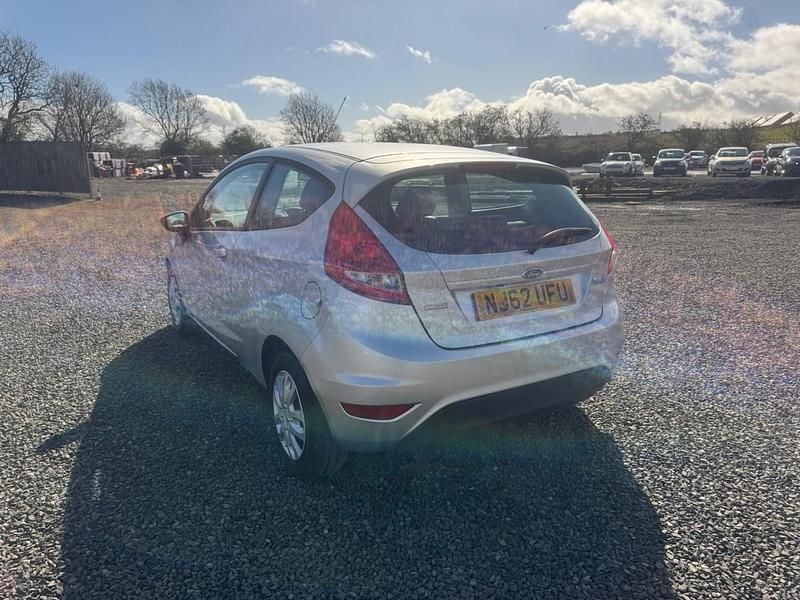 Used Ford Fiesta 95 HP (69 kW) 2012 Silver Hatchback