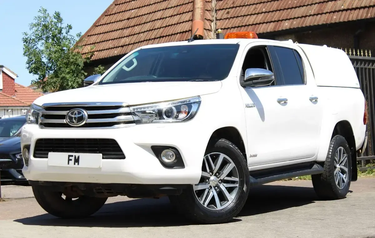 Used Toyota HiLux 150 HP (110 kW) 2019 White Pickup