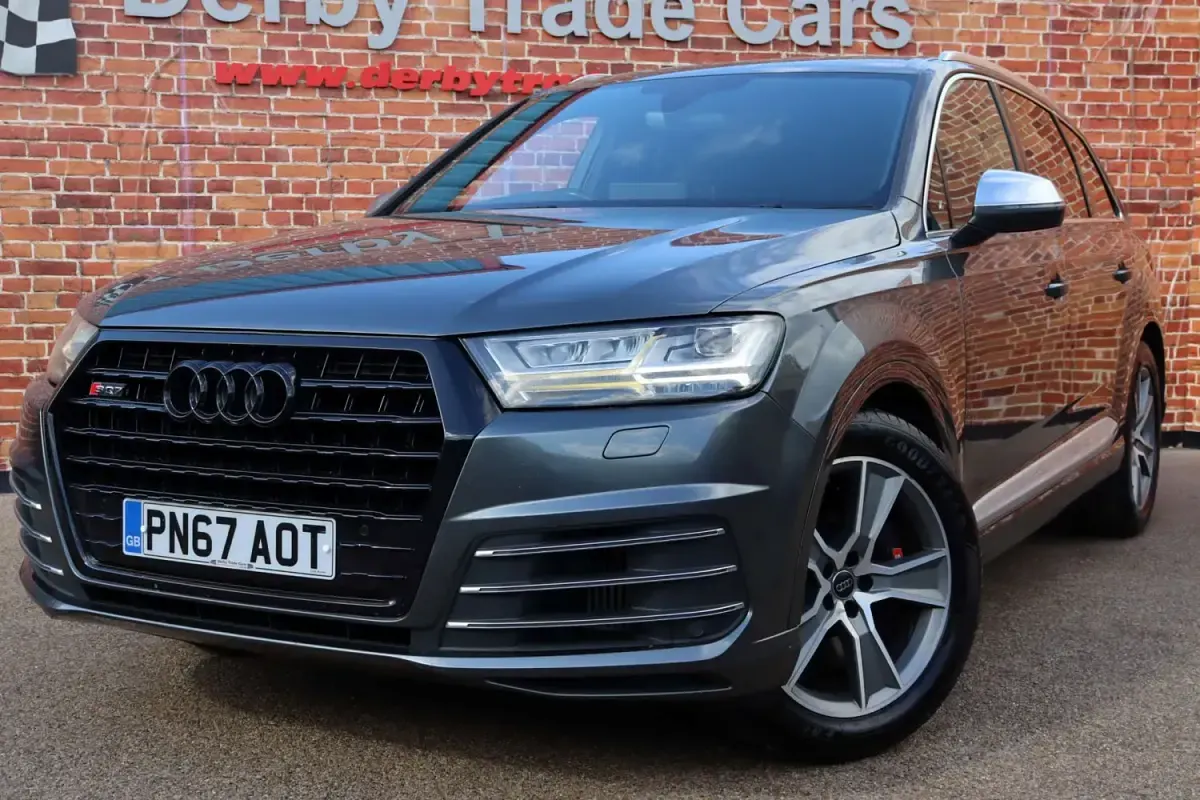 Usado Audi SQ7 Advanced 435 CV (319 kW) 2017 Gris SUV
