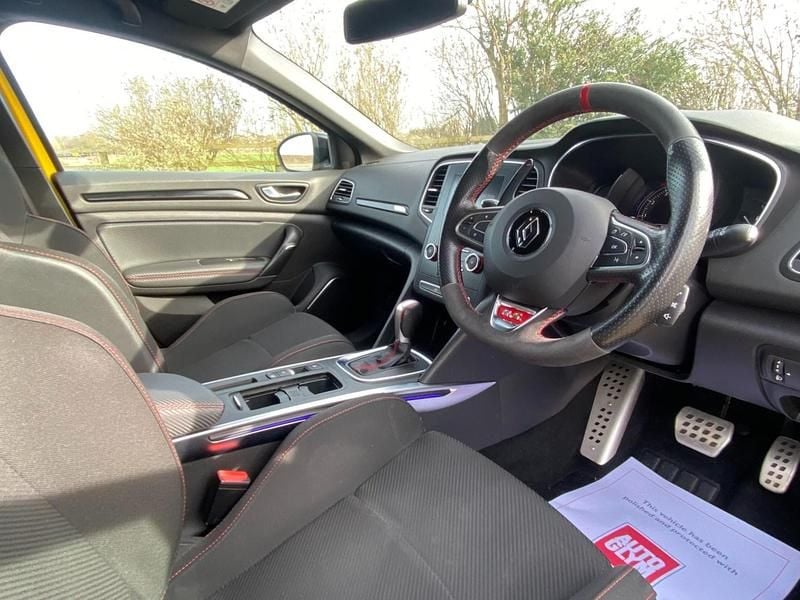 Used Renault Mégane IV Trophy 300 HP (220 kW) 2020 Liquid yellow Hatchback