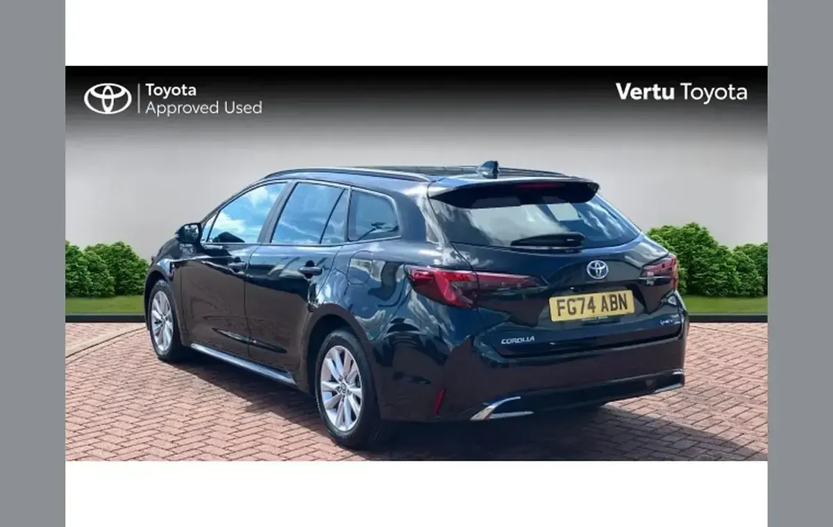 Used Toyota Corolla 138 HP (101 kW) 2024 Black Estate