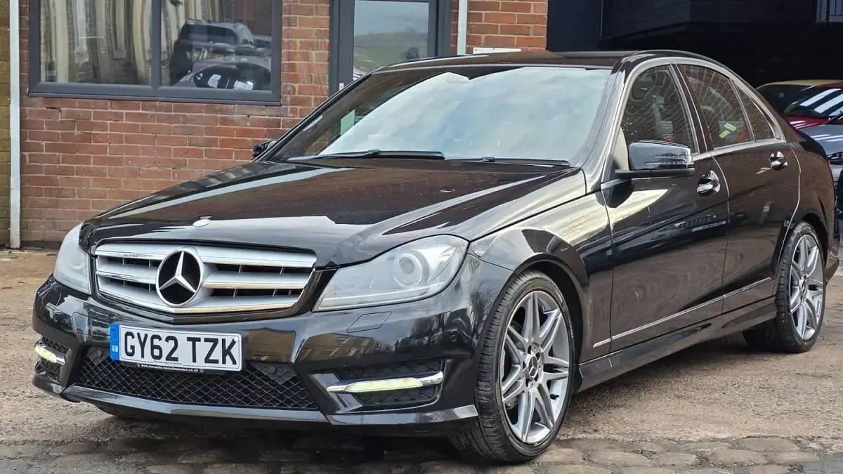 Usado Mercedes C250 AMG 2012 Preto Sedan