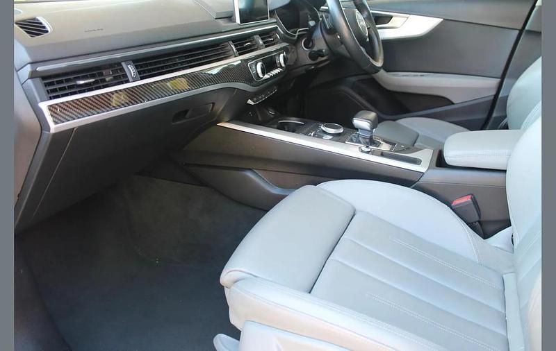 Begagnad Audi A4 Sport 187 HK (137 kW) 2017 Vit Kombi