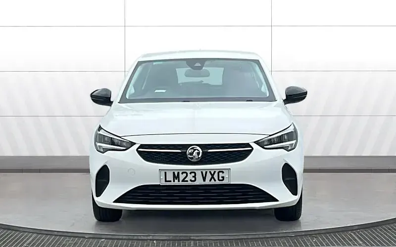 Used Vauxhall Corsa Design Edition 101 HP (74 kW) 2023 White Hatchback