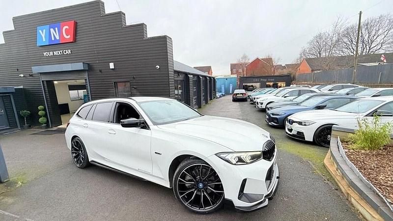 Used BMW 330e M Sport 288 HP (211 kW) 2023 White Estate