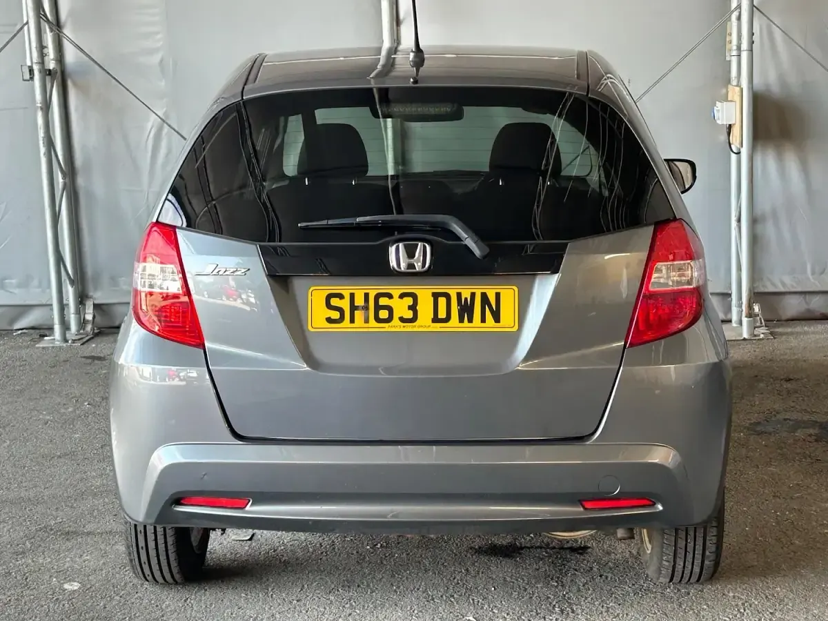 Used Honda Jazz ES 99 HP (72 kW) 2013 Grey Hatchback
