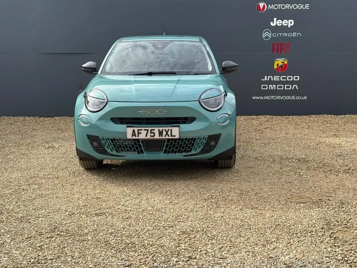 New Fiat 600 S 99 HP (72 kW) 2026 Blue SUV