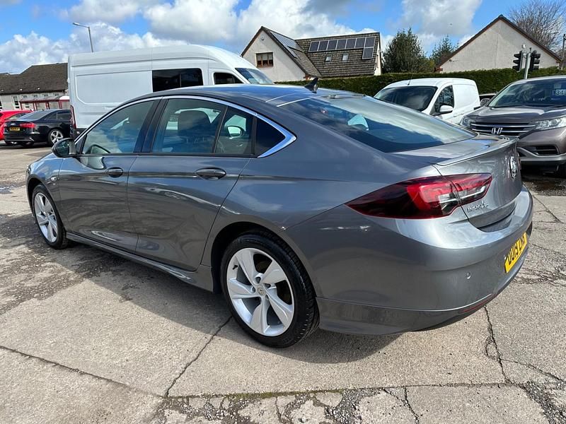 Used Vauxhall Insignia SRi 140 HP (102 kW) 2019 Grey Hatchback
