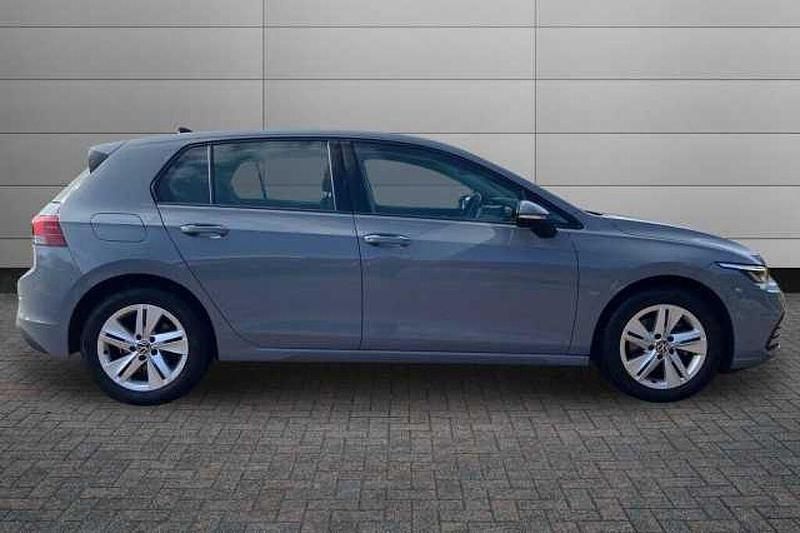 Used VW Golf VIII Life 150 HP (110 kW) 2022 Grey Hatchback