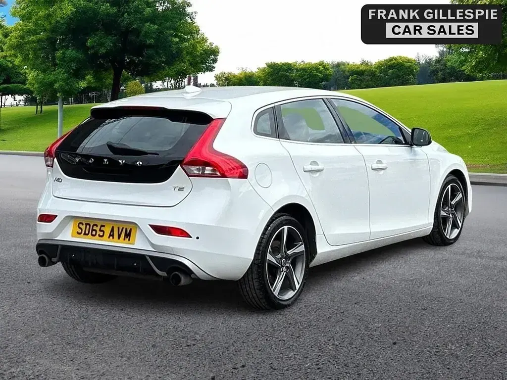 Used Volvo V40 R-Design 2015 White Hatchback