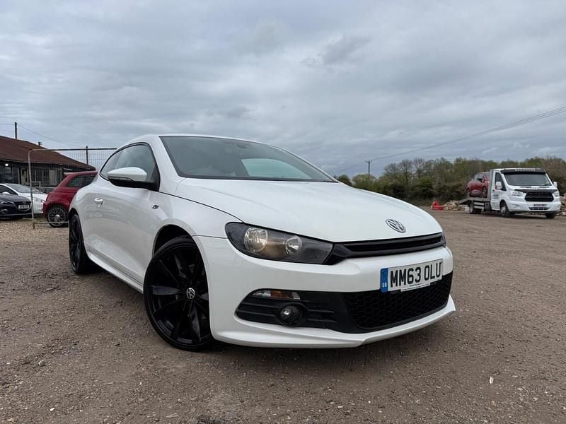 Begagnad VW Scirocco R-line 177 HK (130 kW) 2014 Vit Sportkupé