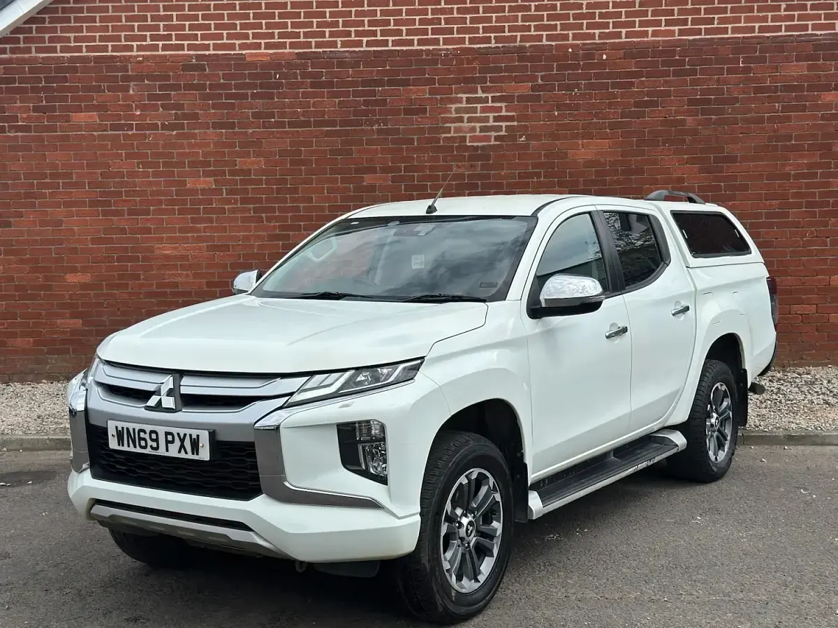 Used Mitsubishi L200 Warrior 150 HP (110 kW) 2019 White Pickup