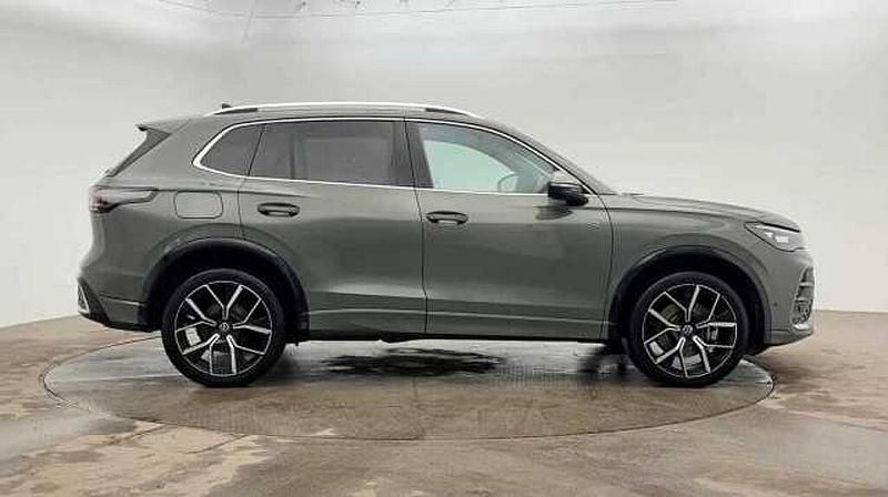 Used VW Tiguan R-line 204 HP (150 kW) 2024 Green SUV