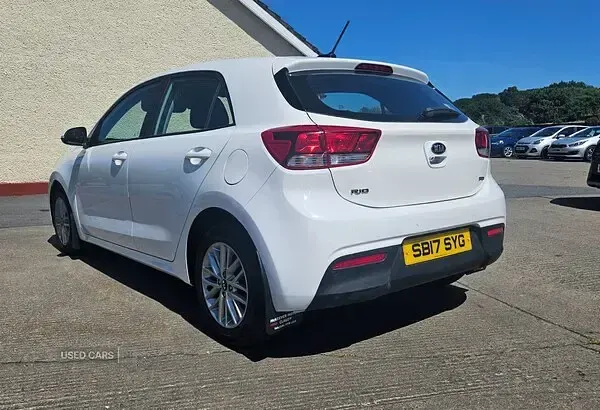 Used Kia Rio 2017 White Hatchback