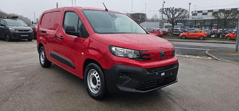 Red New 2025 Peugeot E-Partner MPV | £19,999 (Fair price) - Image 1/4