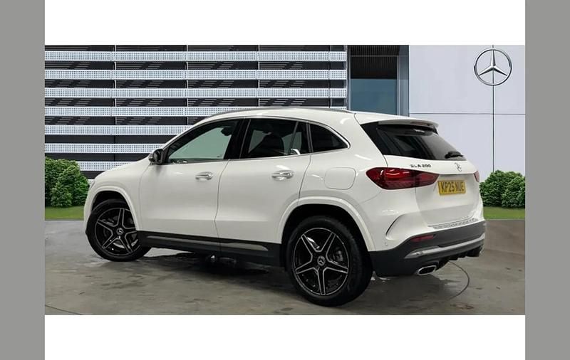 Used Mercedes GLA200 Executive 161 HP (118 kW) 2025 White SUV