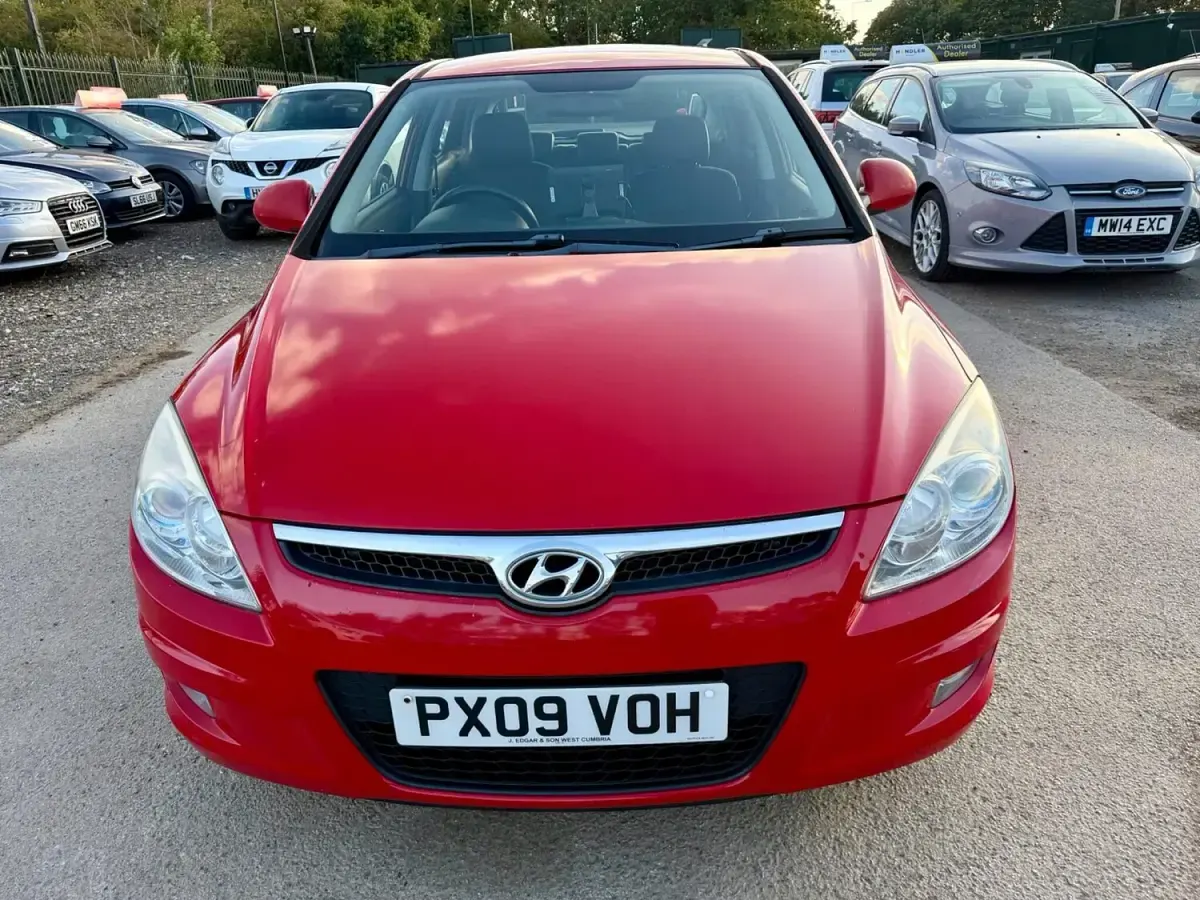 Used Hyundai i30 Style 109 HP (80 kW) 2009 Red Hatchback