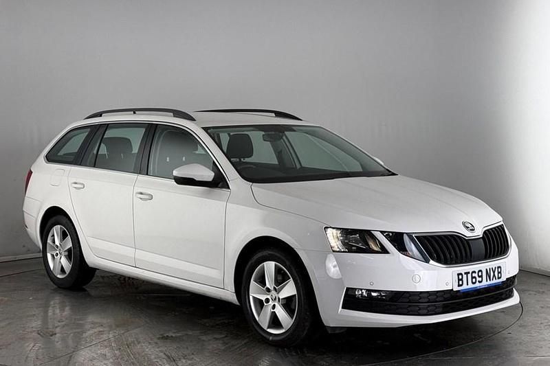 White Used 2019 Skoda Octavia SE Technology Estate | £12,950 (Fair price) - Image 1/1