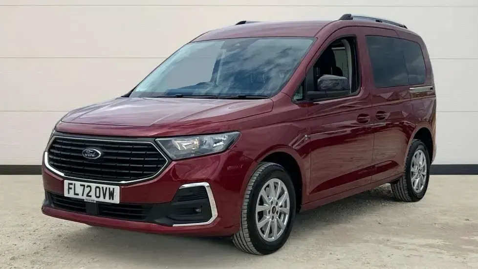 Used Ford Tourneo Connect Titanium 122 HP (89 kW) 2022 Red MPV