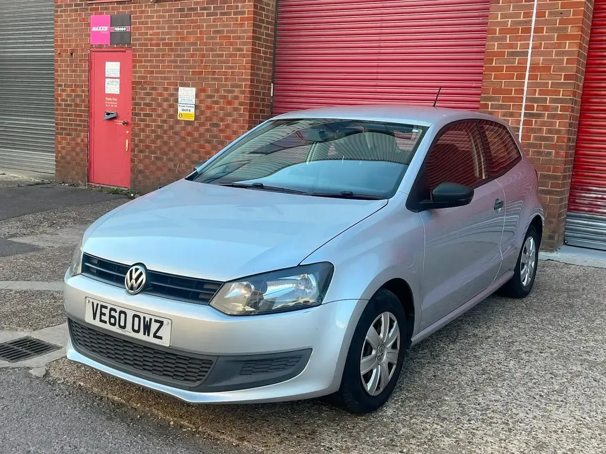 Used VW Polo S 70 HP (51 kW) 2011 Silver Hatchback