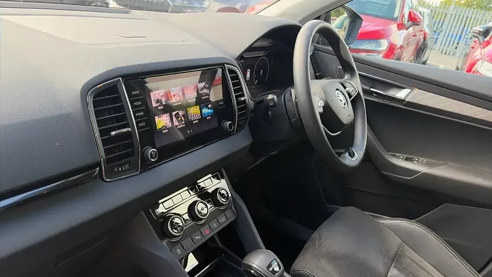 Used Skoda Karoq SE L 150 HP (110 kW) 2024 Black magic pearl effect SUV