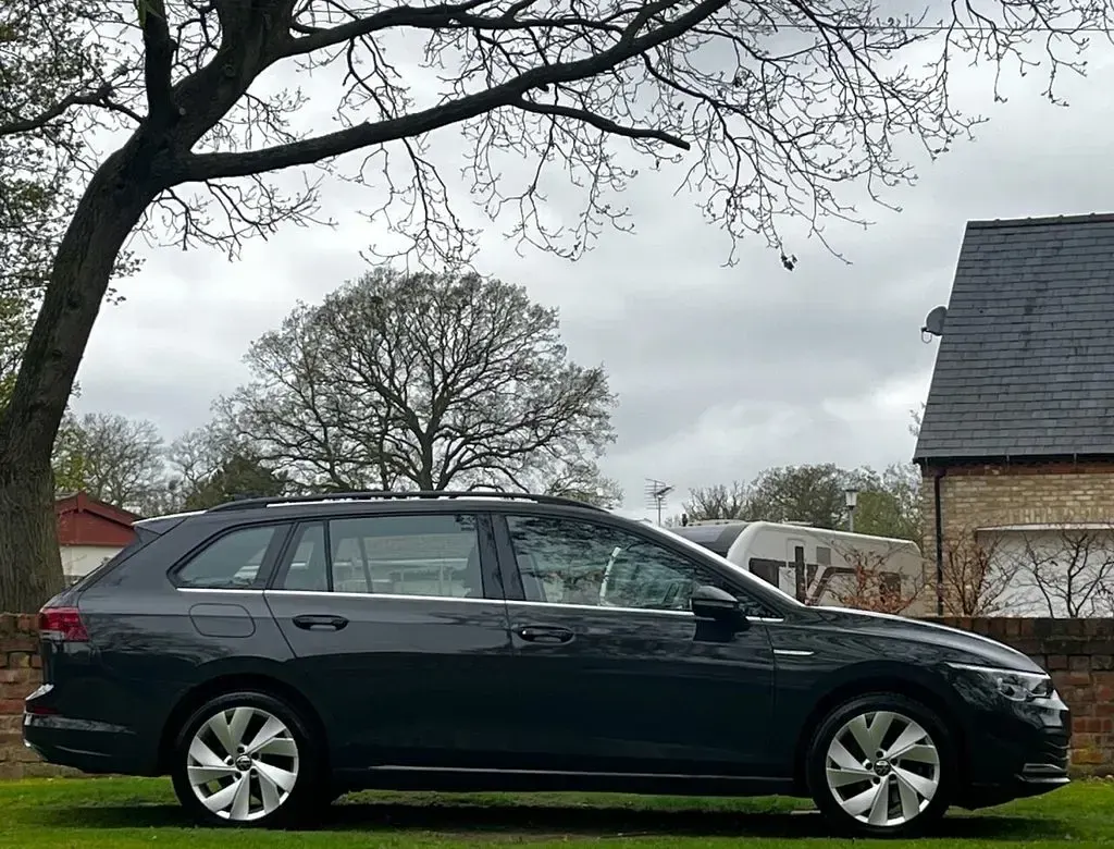 Used VW Golf VIII Style 150 HP (110 kW) 2021 Grey Estate