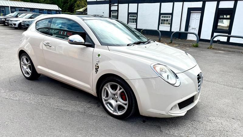 White Used 2012 Alfa Romeo MiTo Distinctive Hatchback | £2,499 (Good price) - Image 1/4