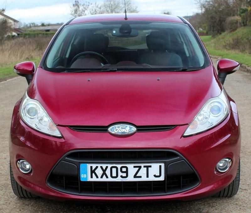 Used Ford Fiesta Titanium 94 HP (69 kW) 2009 Red Hatchback