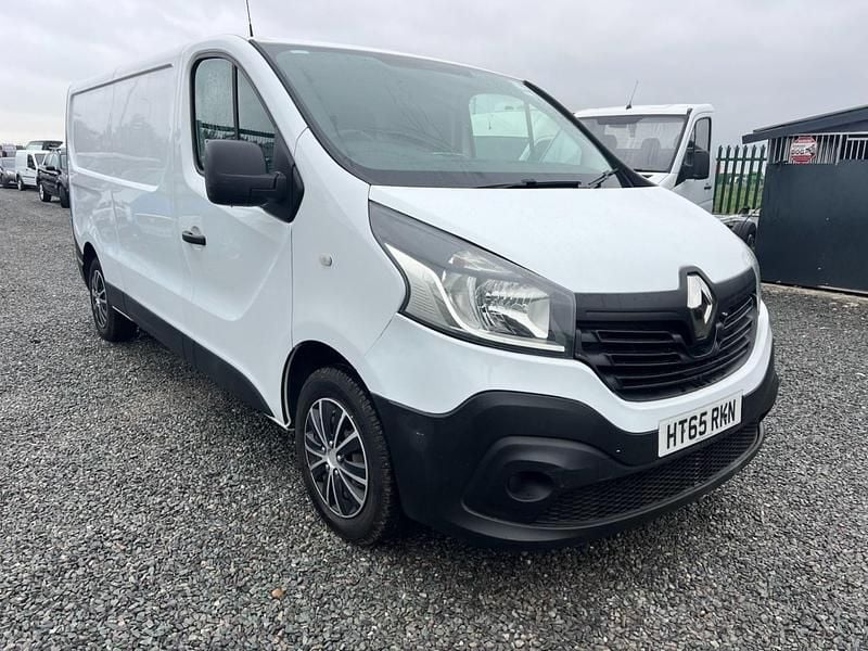 White Used 2016 Renault Trafic Business MPV | £5,495 (Fair price) - Image 1/4