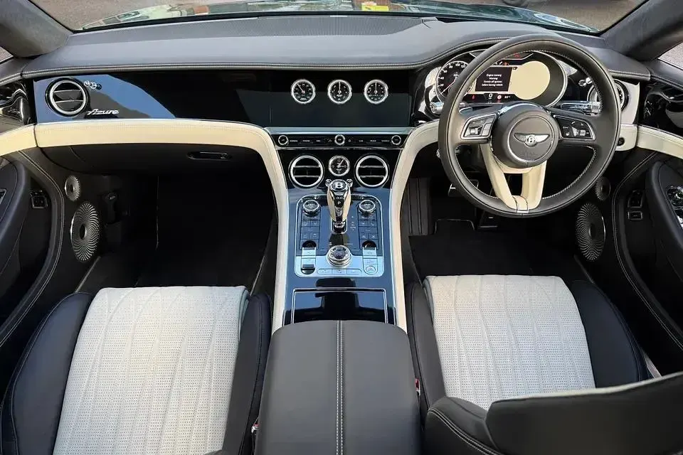Used Bentley Continental 550 HP (404 kW) 2024 Green Coupe