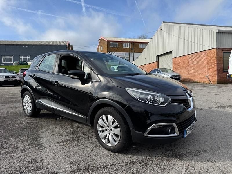 Used Renault Captur Expression+ 90 HP (66 kW) 2017 Black SUV