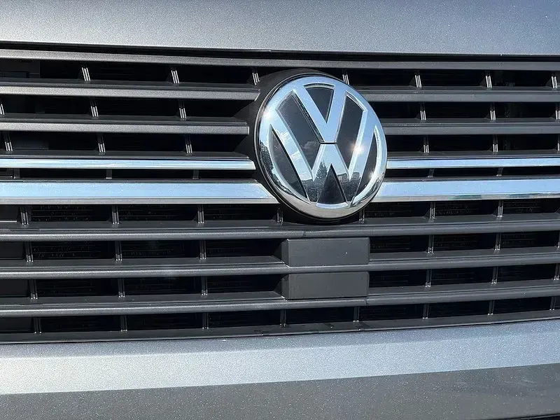 Second-hand VW Transporter Highline 150 CP (110 kW) 2022 Gri Van
