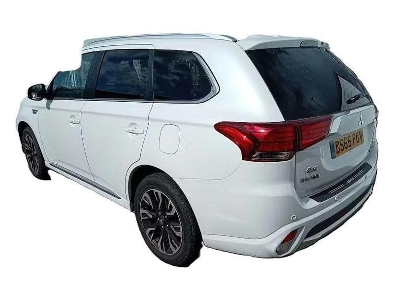 Used Mitsubishi Outlander P-HEV 200 HP (147 kW) 2015 White Estate