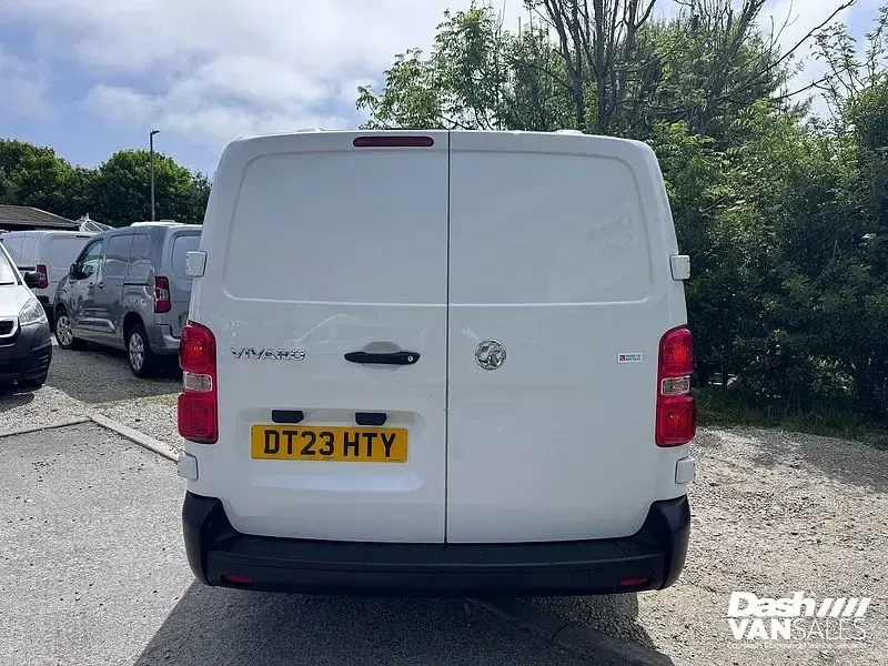 Used Vauxhall Vivaro 100 HP (73 kW) 2023 White MPV