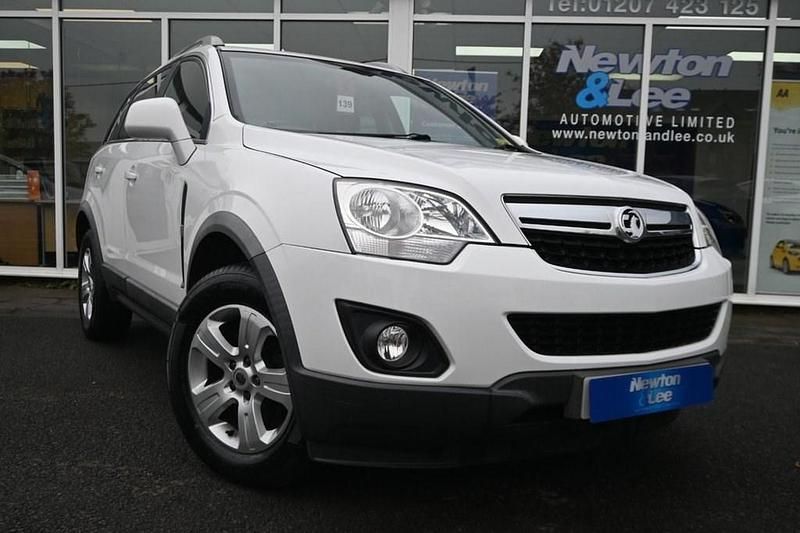 White Used 2015 Vauxhall Antara S SUV | £3,800 (Fair price) - Image 1/4