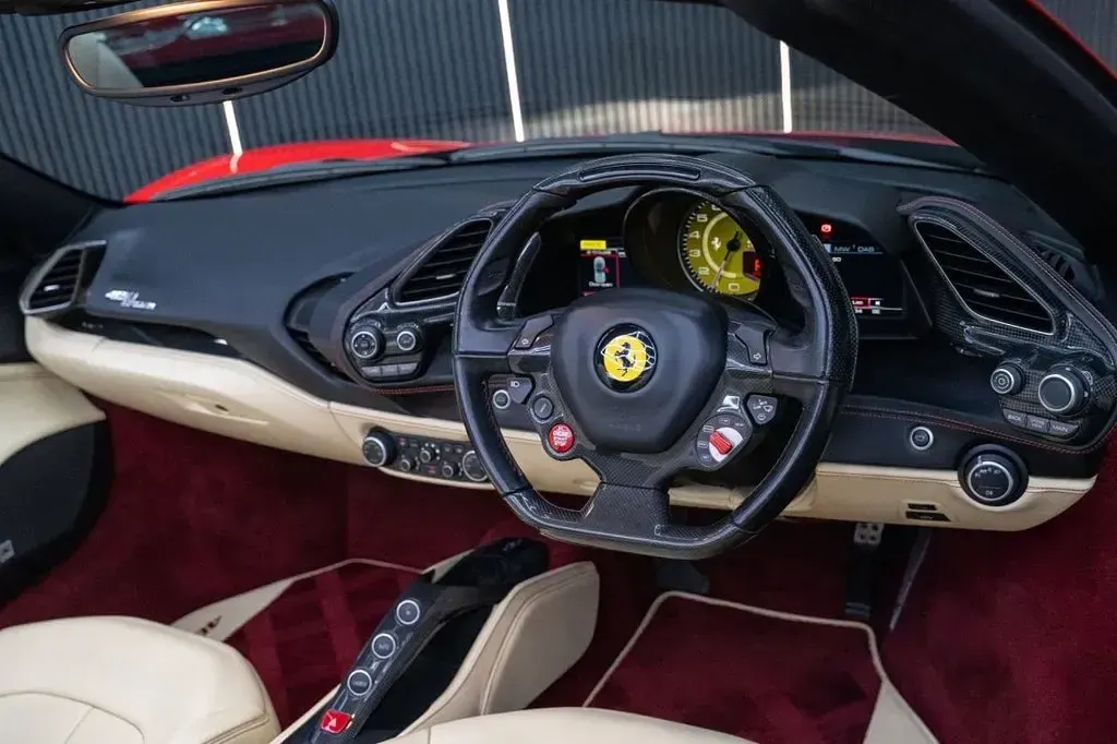 Used Ferrari 488 670 HP (492 kW) 2019 Red Cabriolet