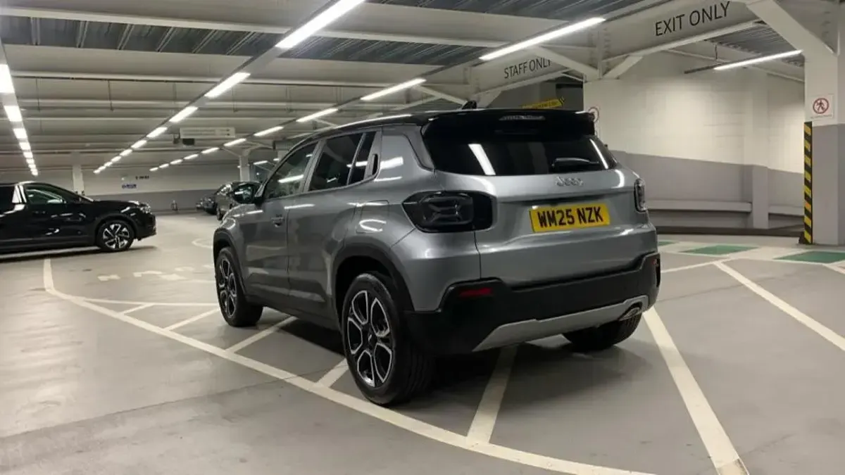 Used Jeep Avenger Summit 100 HP (73 kW) 2025 SUV